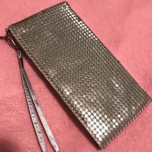 🇨🇦 Silver Metallic Wristlet Clutch